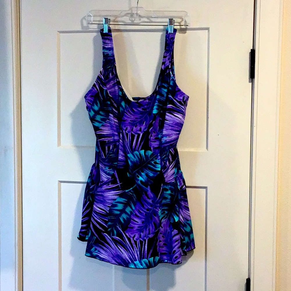 Beautiful & vibrant swim dress!  With soft molded cup bra & attached brief.
